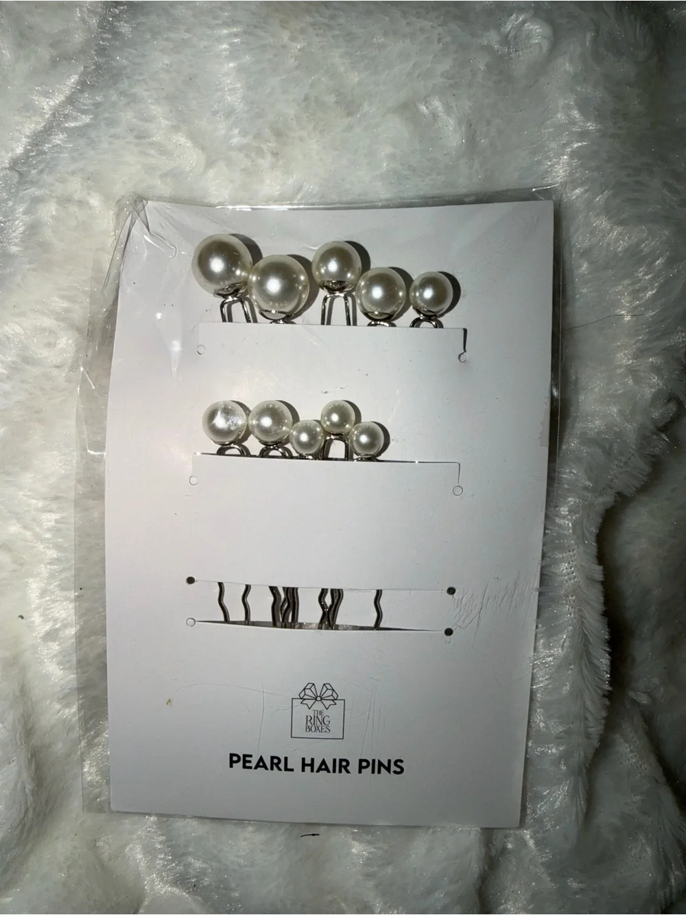 White bridge to be bundle: Floral Pearl Veil Women’s Bag Accent - White